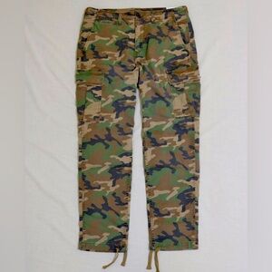 NWT American Eagle Outfitters Men's Green Camo Cargo pants Sz 30/36